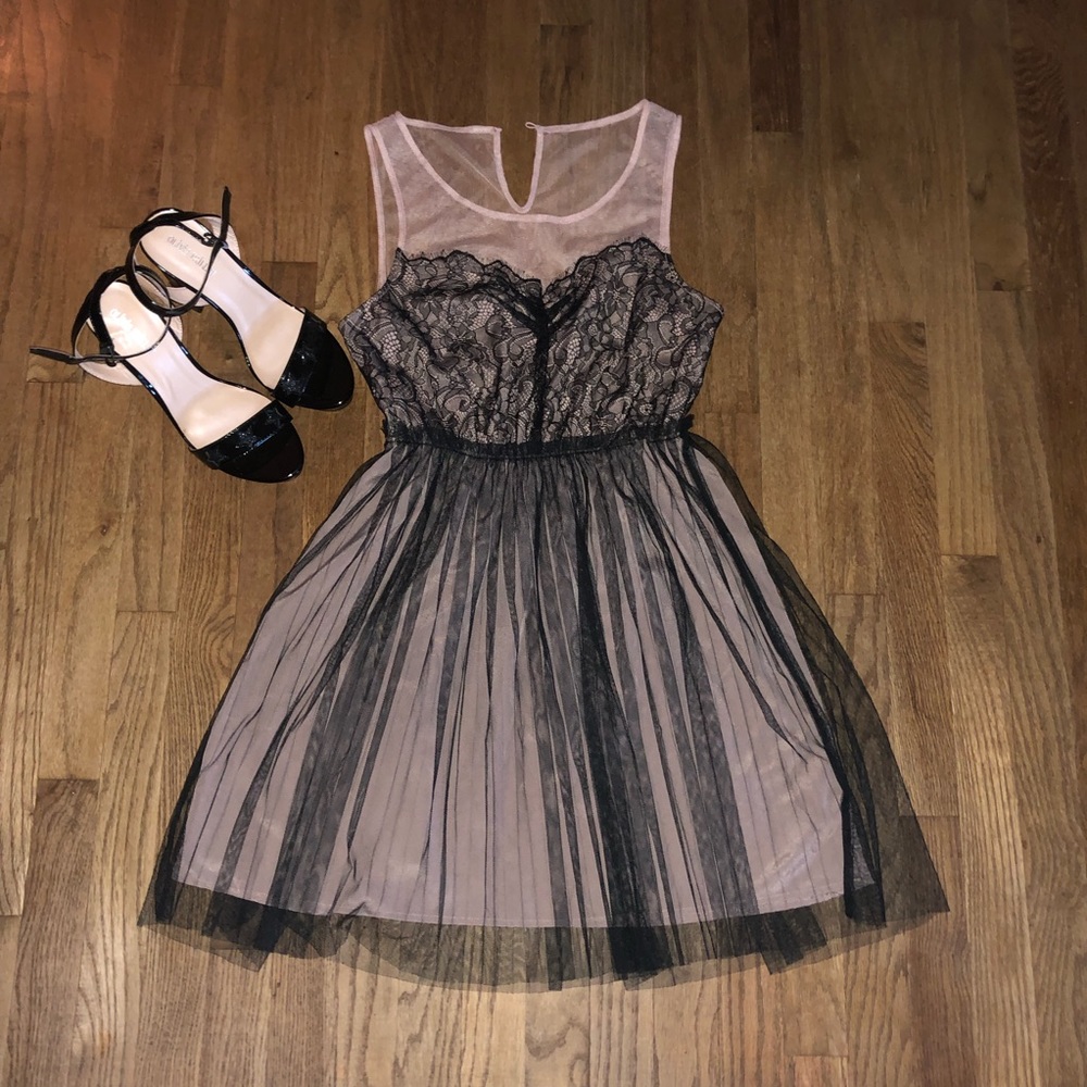 Pins and Needles Lace and Tulle Dress Sz Lg